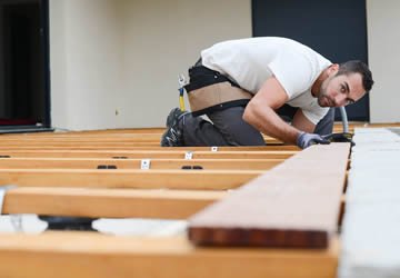 Comment poser une terrasse en bois sur lambourdes ?
